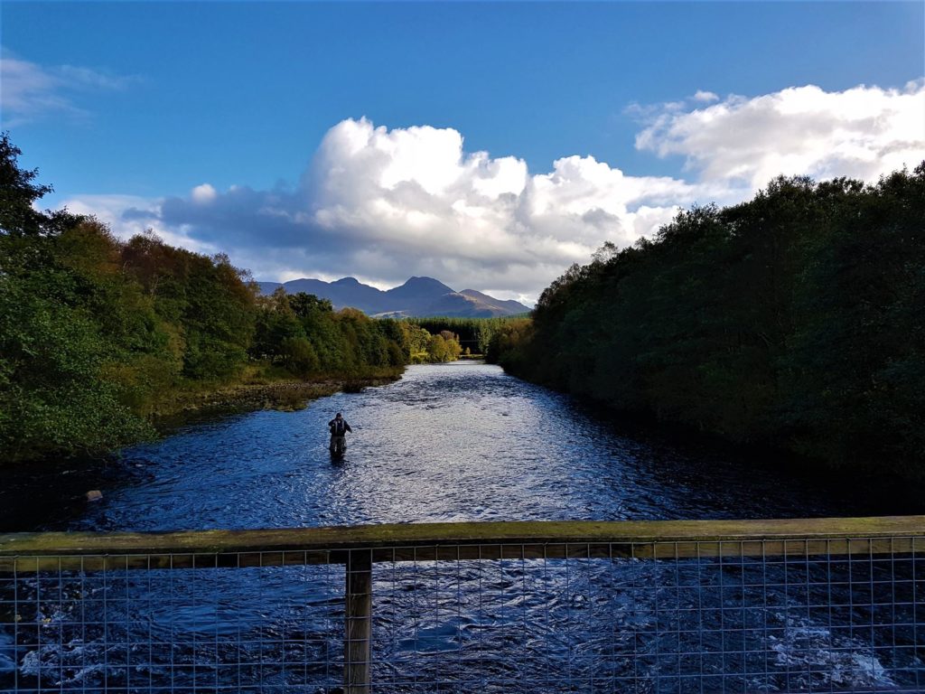 Angler kurz vor der Auchtertyre Farm