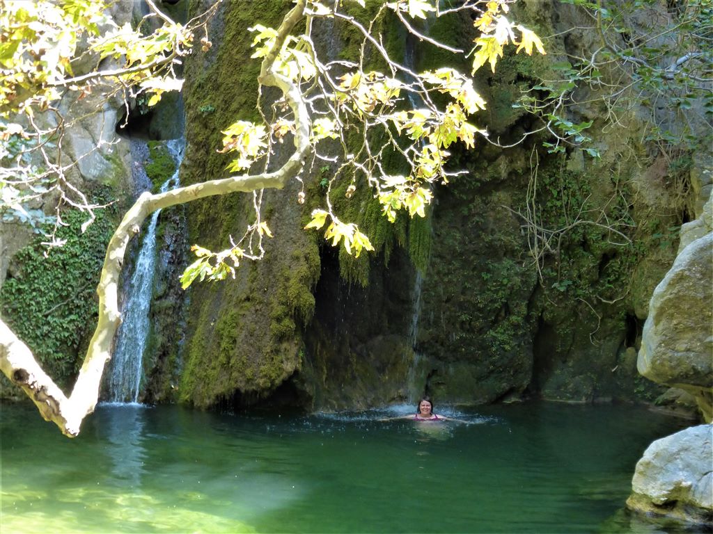 Wasserfall zum Baden in der Ríchtis-Schlucht