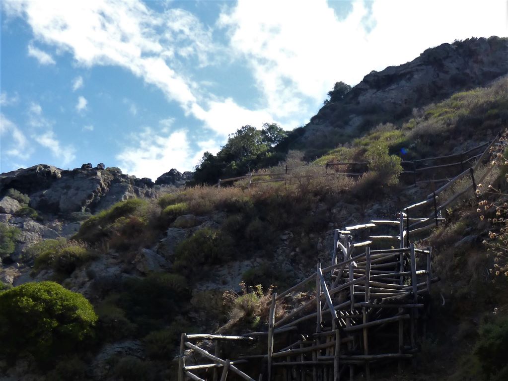 Holztreppen in der Ríchtis-Schlucht