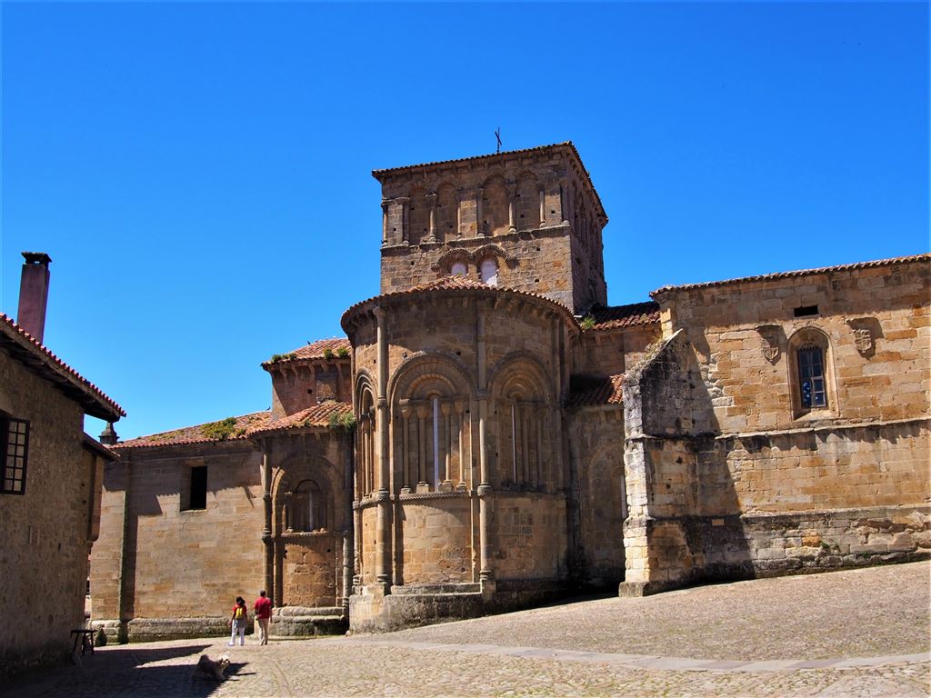 Santillana del Mar auf dem Camino del Norte