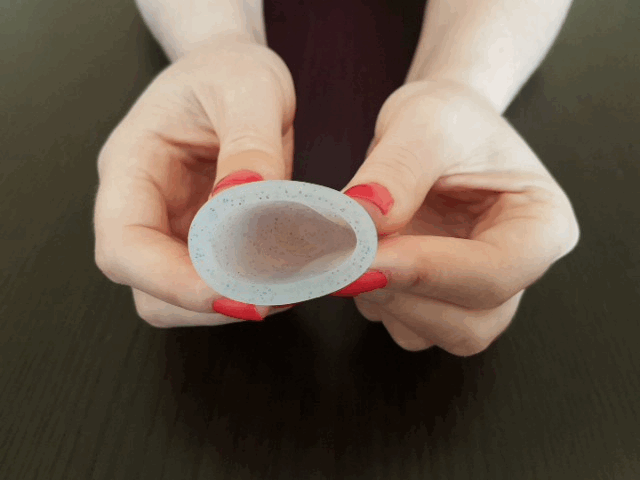 Falttechnik Menstruationstasse - das Dreieck
