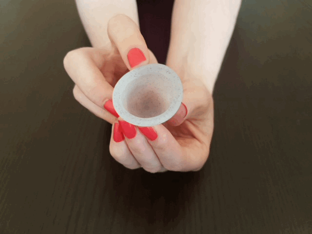 Falttechnik Menstruationstasse - die Muschel