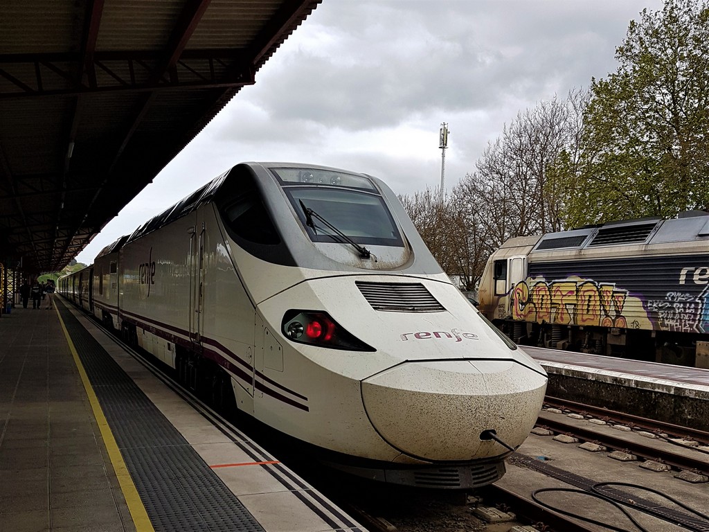 RENFE - Zugfahren in Spanien - Camino Inglés