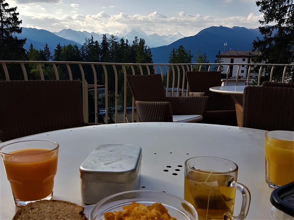 Frühstück auf der Terrasse