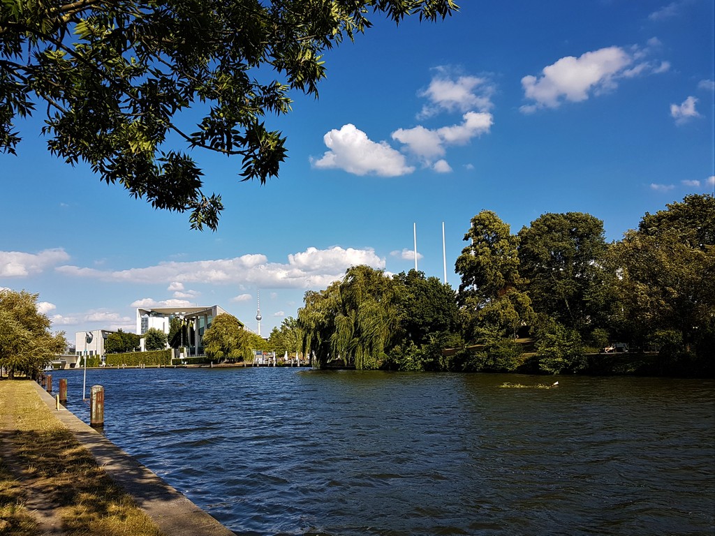 Der Spree entlang auf dem Grünen Hauptweg Nummer 1