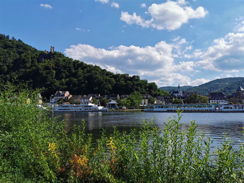 Traben-Trarbach an der Mosel mit Schiff