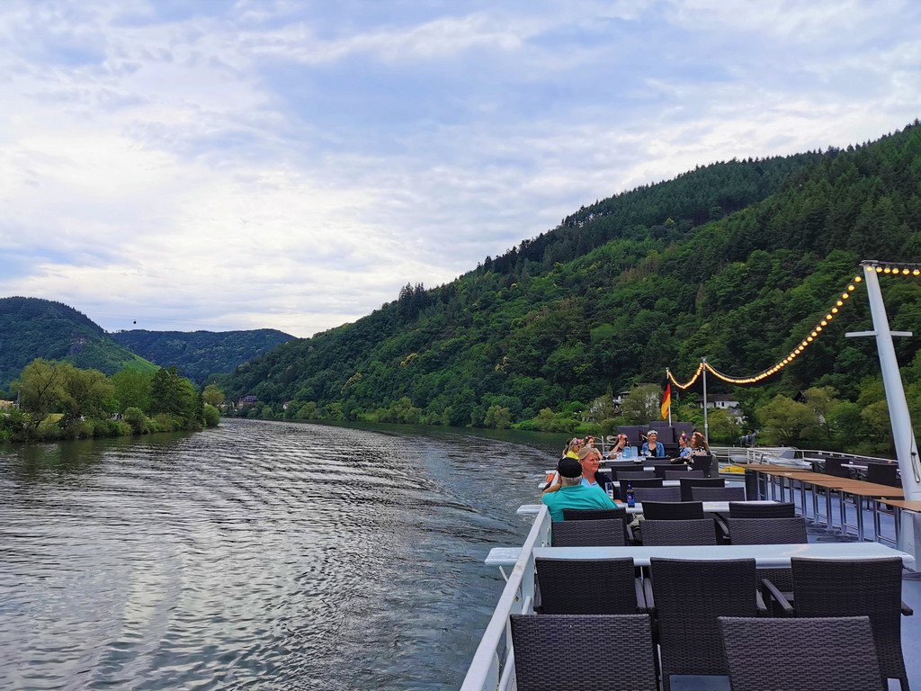 Auf dem Schiff Richtung Kinheim