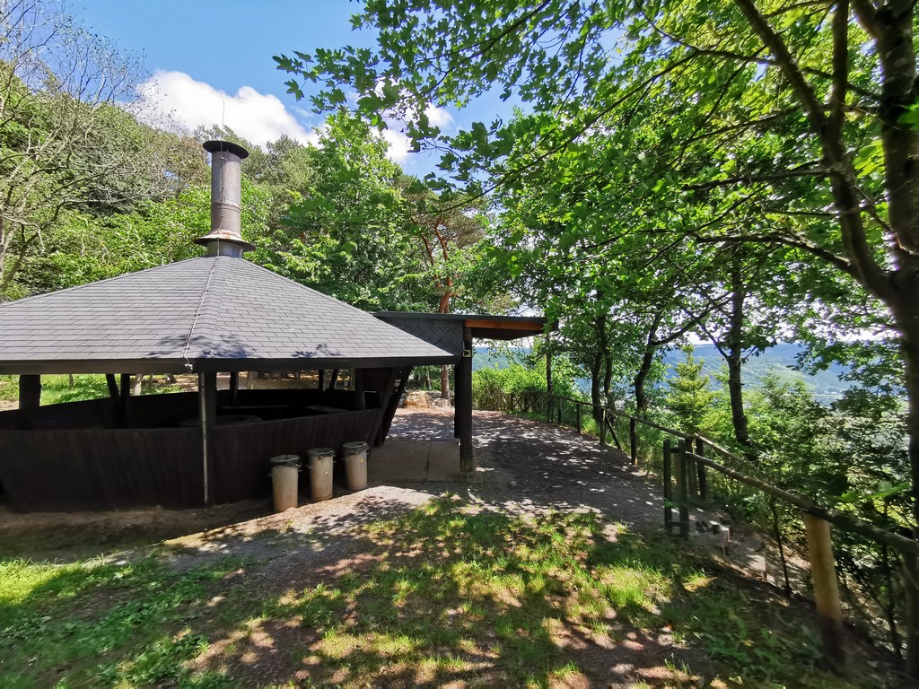 Grillhütte oberhalb von Kröv - Moselsteig Traben Trarbach