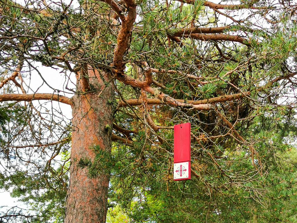 Markierung am Olavsweg in Schweden