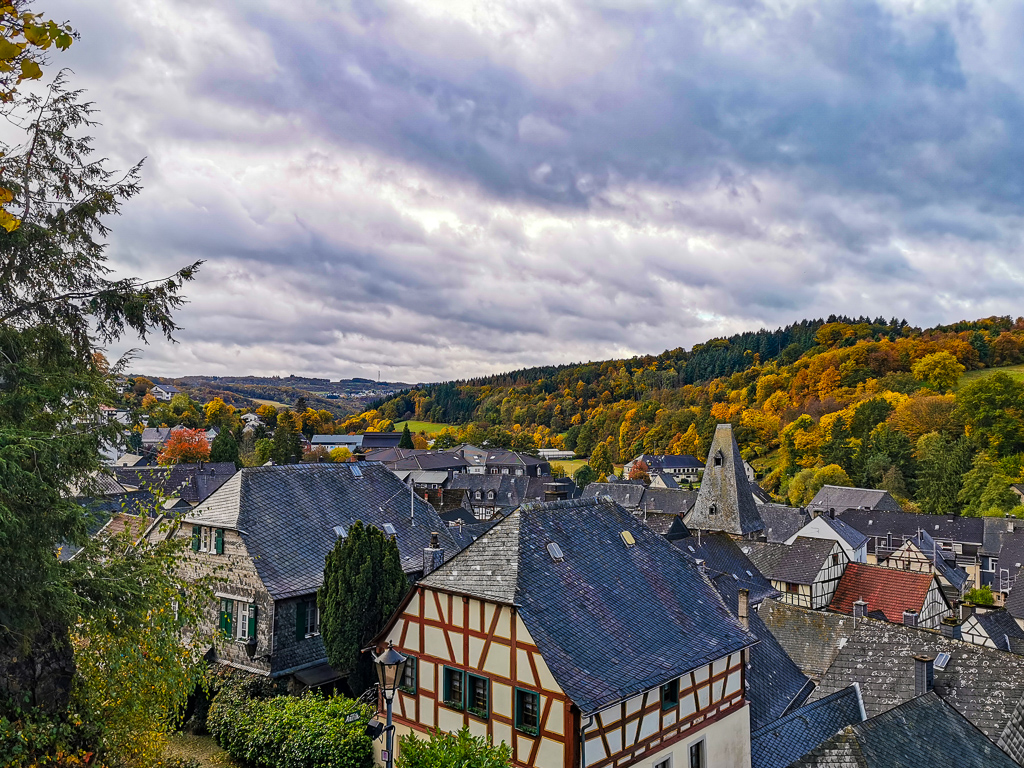 Blick auf Herrstein - Etappenziel auf dem Hildegard-von-Bingen-Pilgerwanderweg