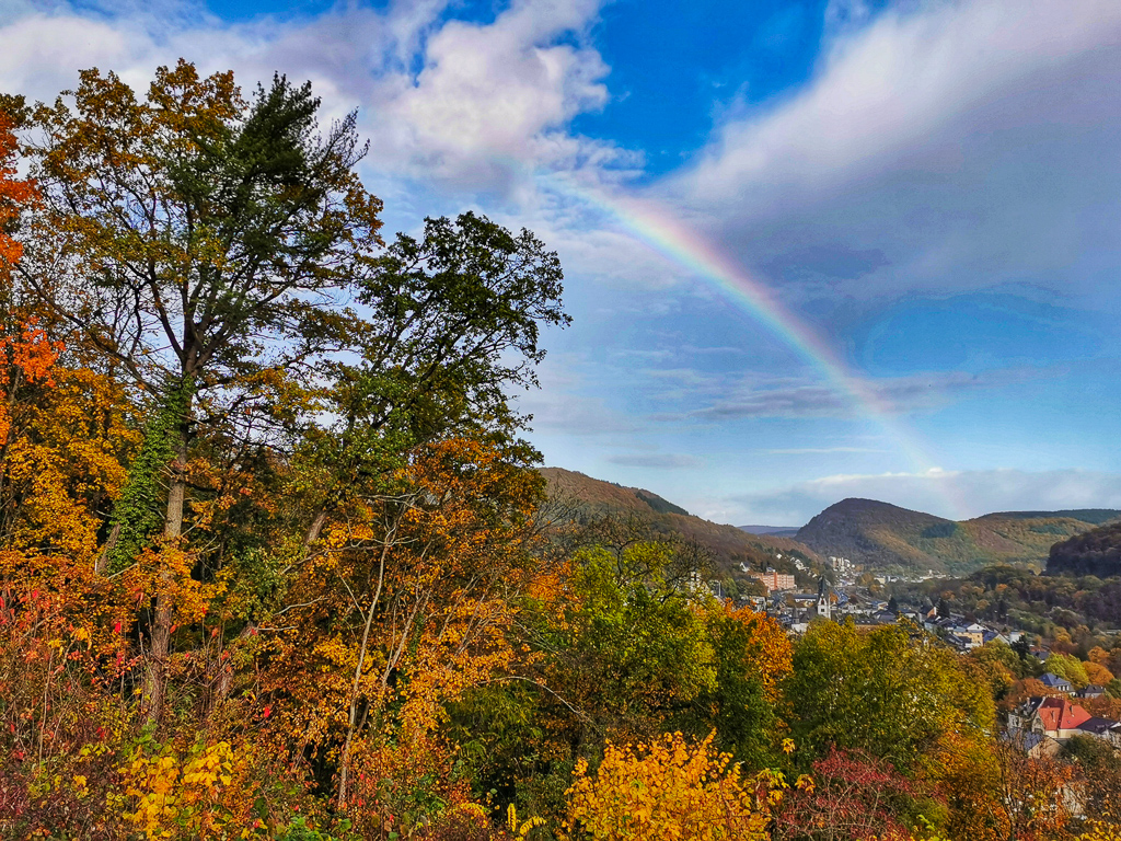 Regenbogen-Blick auf Kirn - Etappe 2 auf dem Hildegard-von-Bingen-Pilgerwanderweg