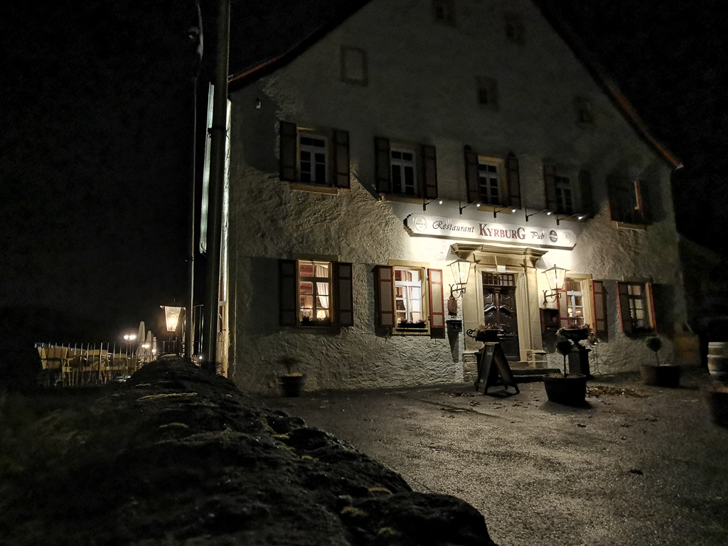 Kyrburg bei Nacht - Essen auf dem Hildegardweg