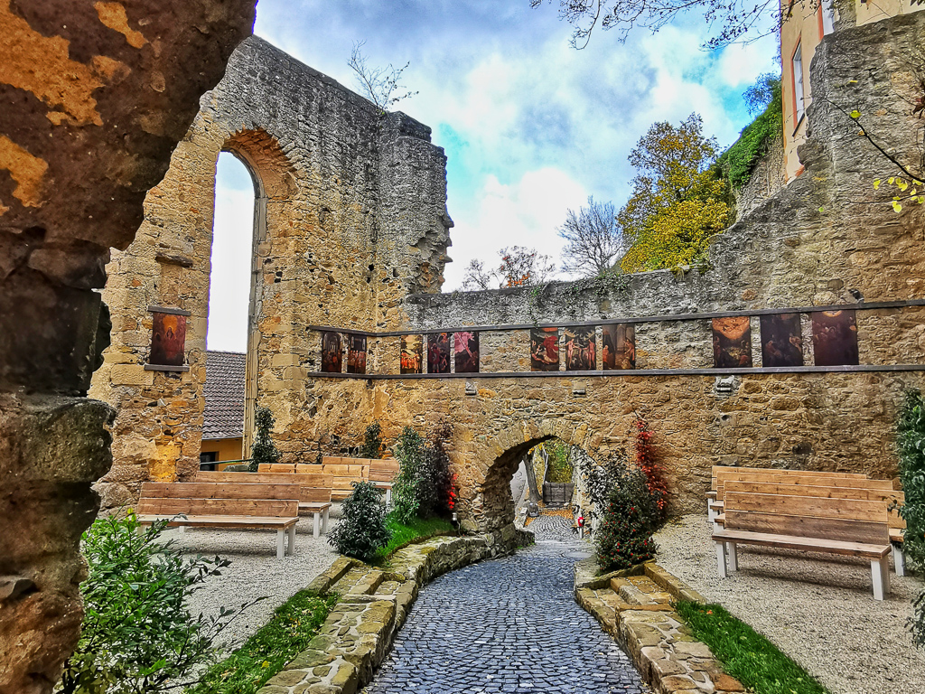 Auf dem Schloss Dhaun - ein Abstecher vom Hildegard-von-Bingen-Pilgerwanderweg