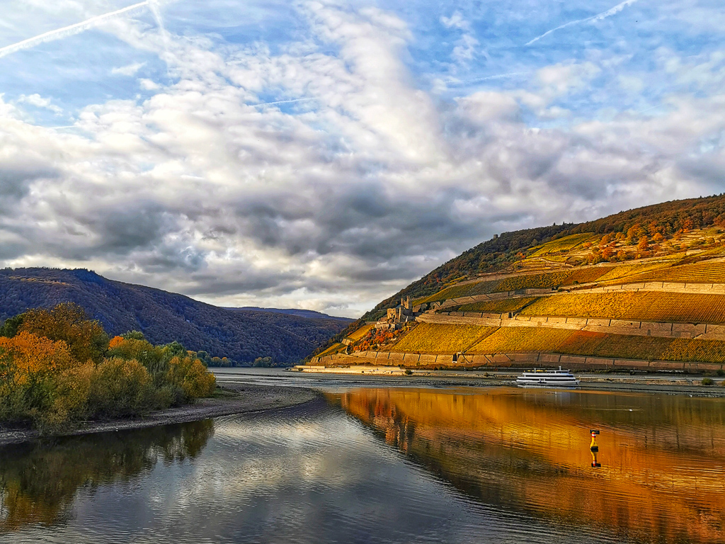 Bingen - wo die Nahe in den Rhein fließt und Endpunkt des Hildegardwegs