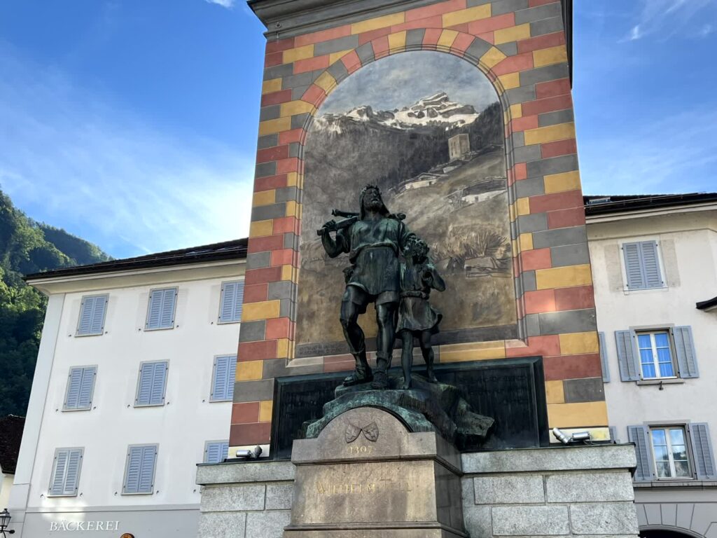 Das Telldenkmal in Altdorf - der Start des Tell-Trail