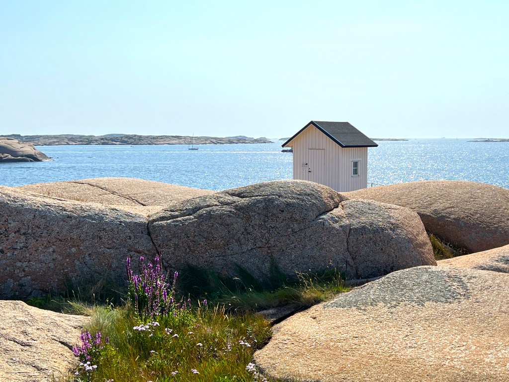 Kleines Häuschen in Stangehuvud - Wandern auf dem Kuststigen an Schwedens Westküste