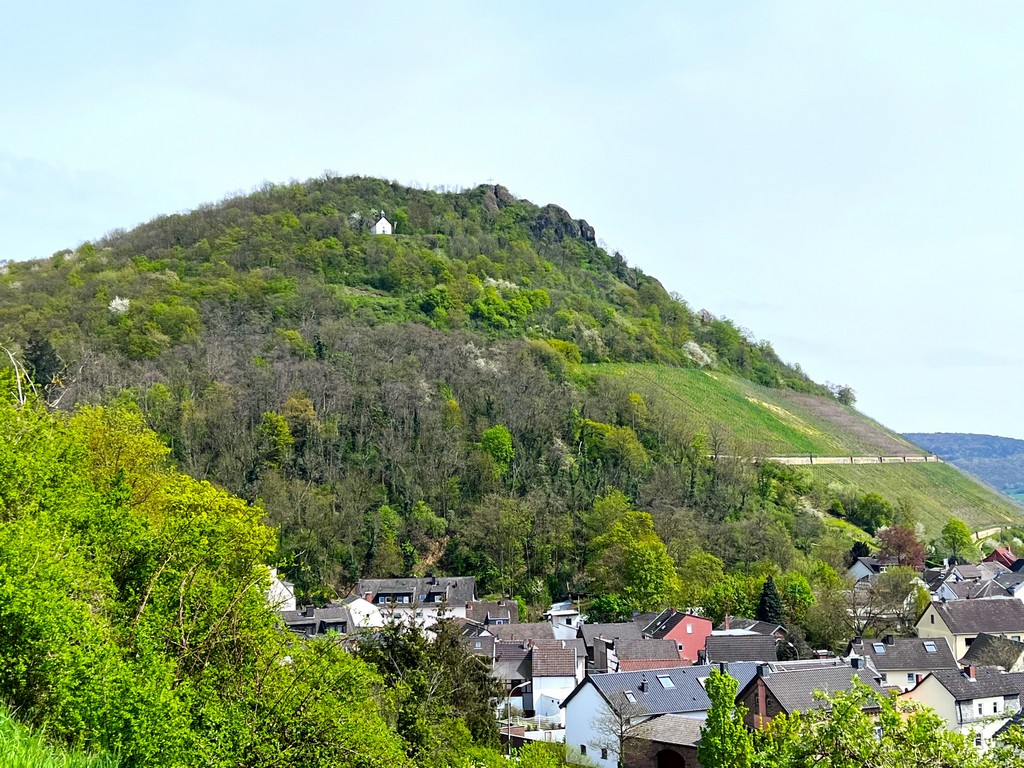 Die Landskrone mit Maria Hilf Kapelle