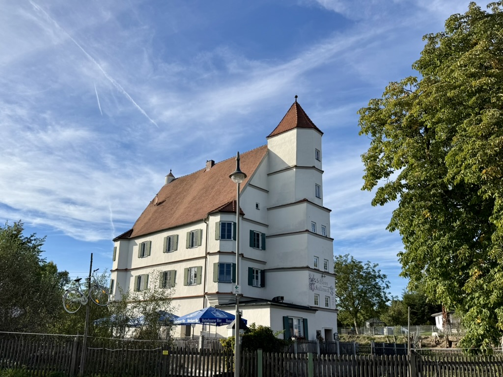 5FBCE18F-D1CC-43CD-AD2A-014AE4BDBE72_1_105_c Blick auf Schloss Kalteneck